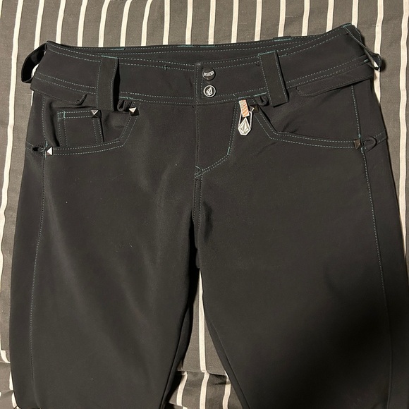 Volcom Battle Stretch Snowboard Pants - Picture 3 of 10